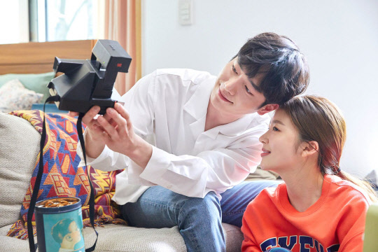 <사진=서강준 주연 미니무비 '내 안의 사랑을 깨우다' 비하인드 컷>